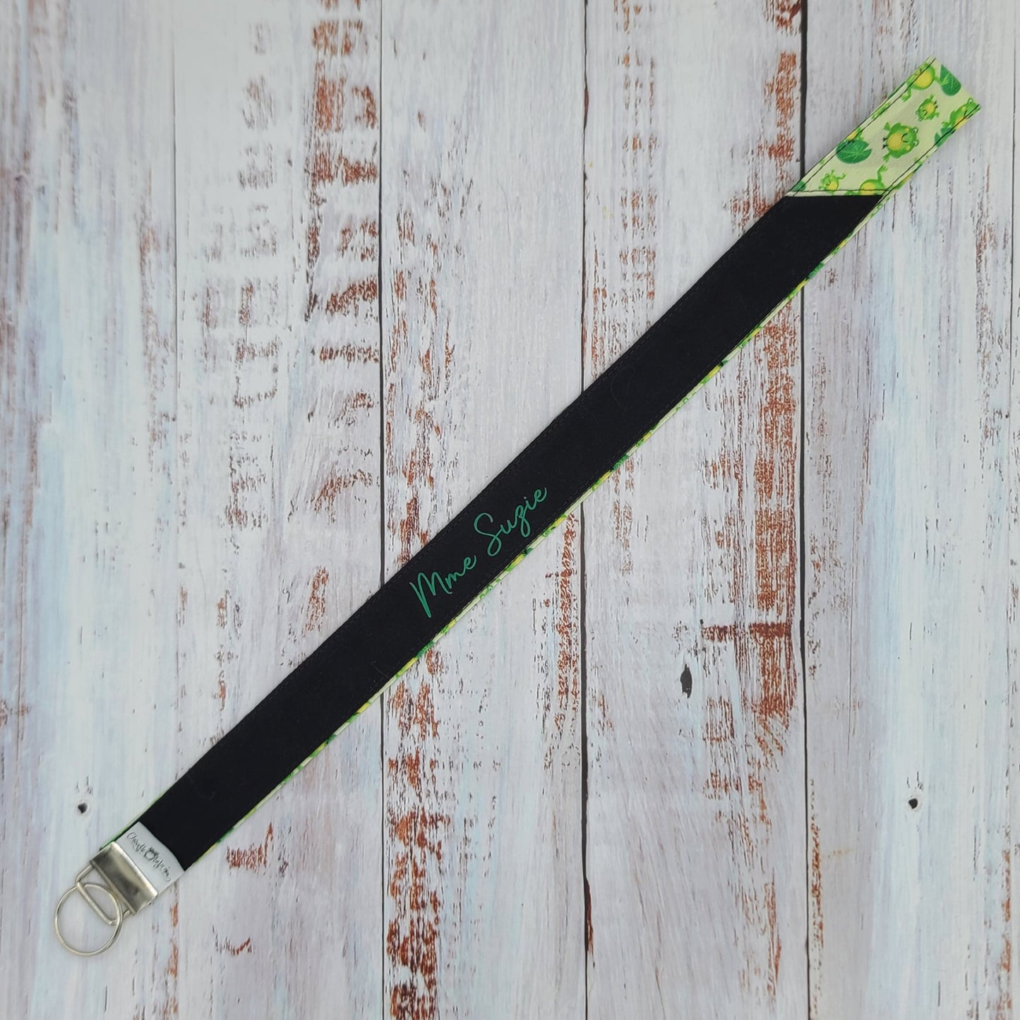 Porte-clé personnalisé (Prénom, Nom, Petite pensée, Enseignants, Merci) - Dragonne - Grenouilles - Bande noire