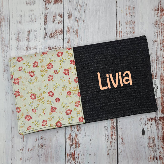 Protège-carnet de santé - Vaccination - Personnalisé - Fleurs - Rouge, corail & Olive sur fond jaune pâle
