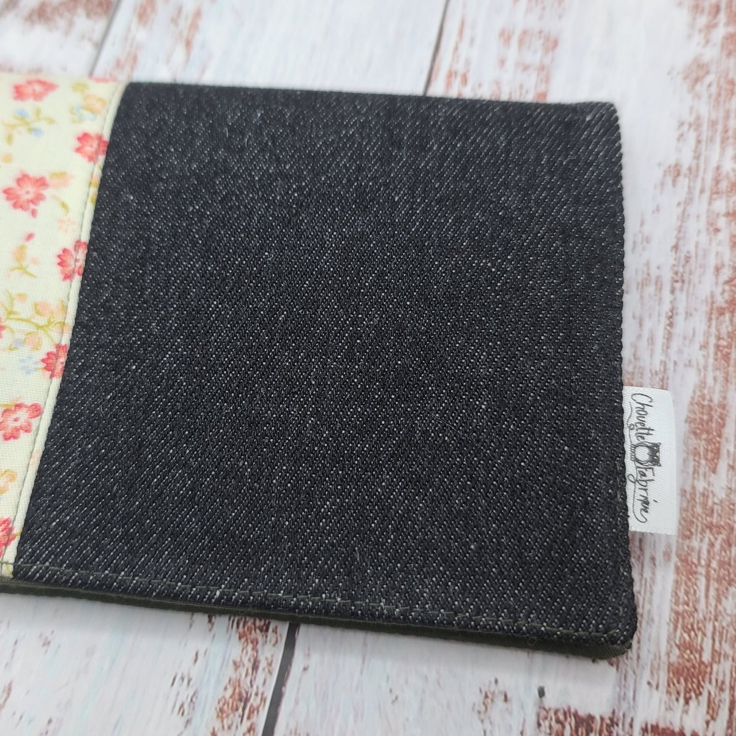 Protège-carnet de santé - Vaccination - Personnalisé - Fleurs - Rouge, corail & Olive sur fond jaune pâle