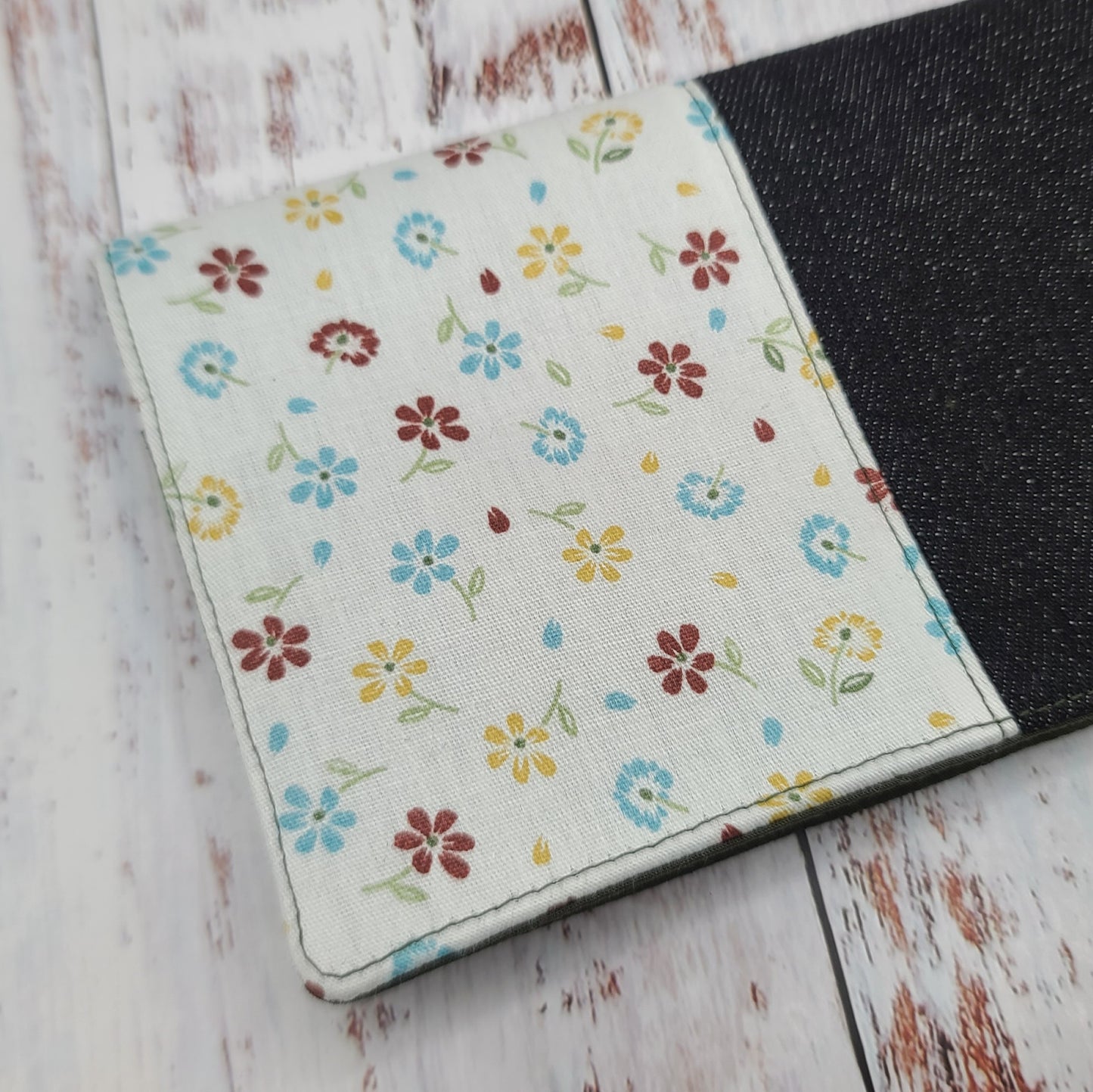Protège-carnet de santé - Vaccination - Personnalisé - Fleurs - Bleu, bourgogne & moutarde