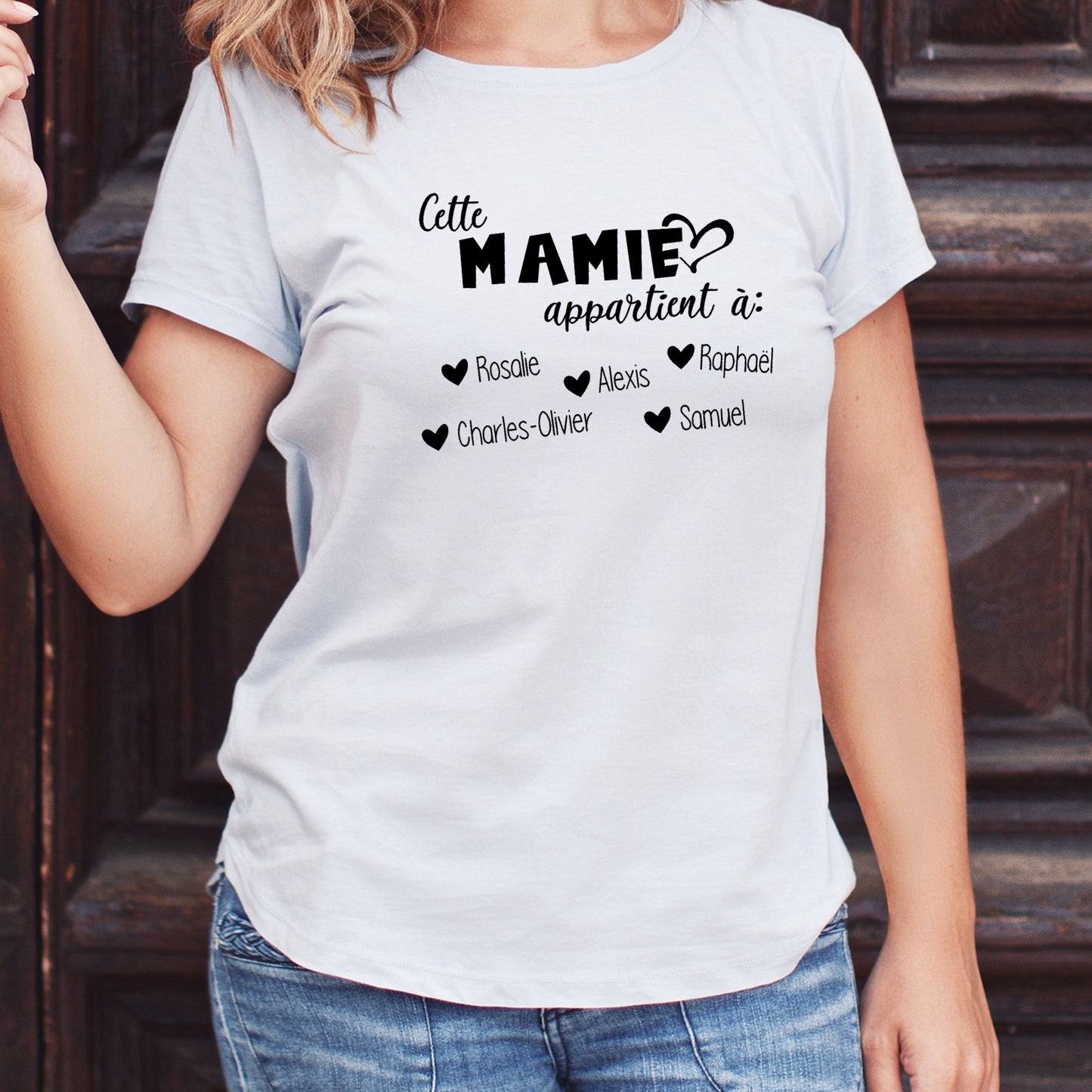 T-shirt unisexe à col rond - MAMIE - Cette mamie appartient à "NOMS" - V7