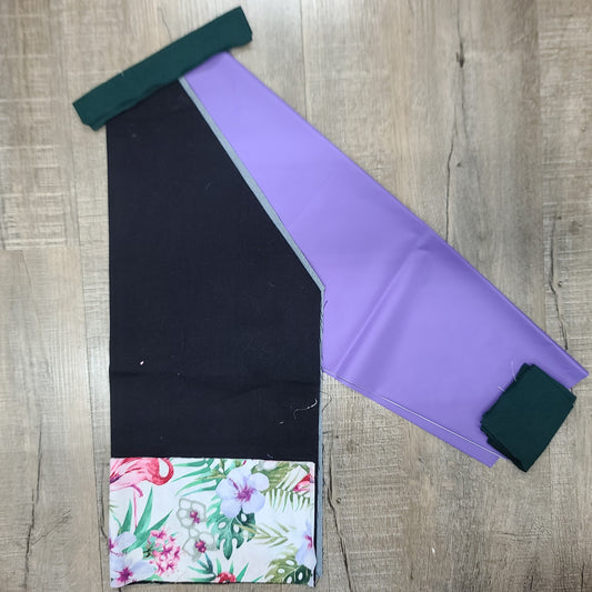 Tablier d'artiste/bricolage pour enfant avec manches et pochettes (Personnalisé avec prénom) - Manches lilas - Flamants rose, fleurs & feuillages