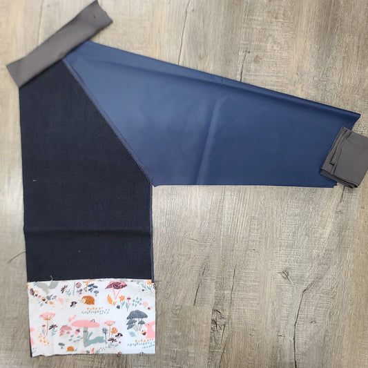 Tablier d'artiste/bricolage pour enfant avec manches et pochettes (Personnalisé avec prénom) - Manches marines - Animaux - Nature douce - Lièvres