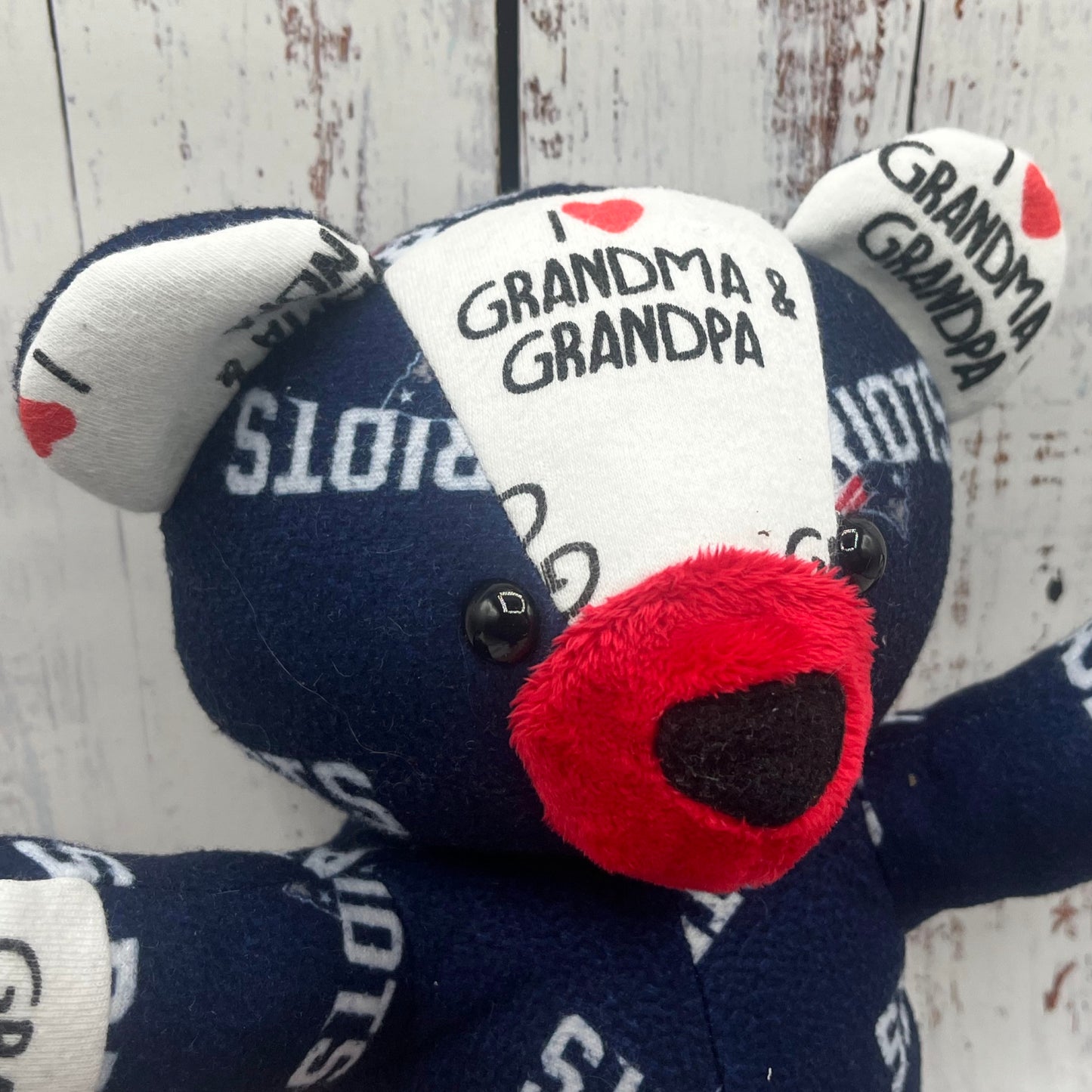 Peluche - Toutou - Ourson (9" Assis) - Souvenirs / Mémoires (1-2 pyjamas à pattes requis ou l'équivalent)