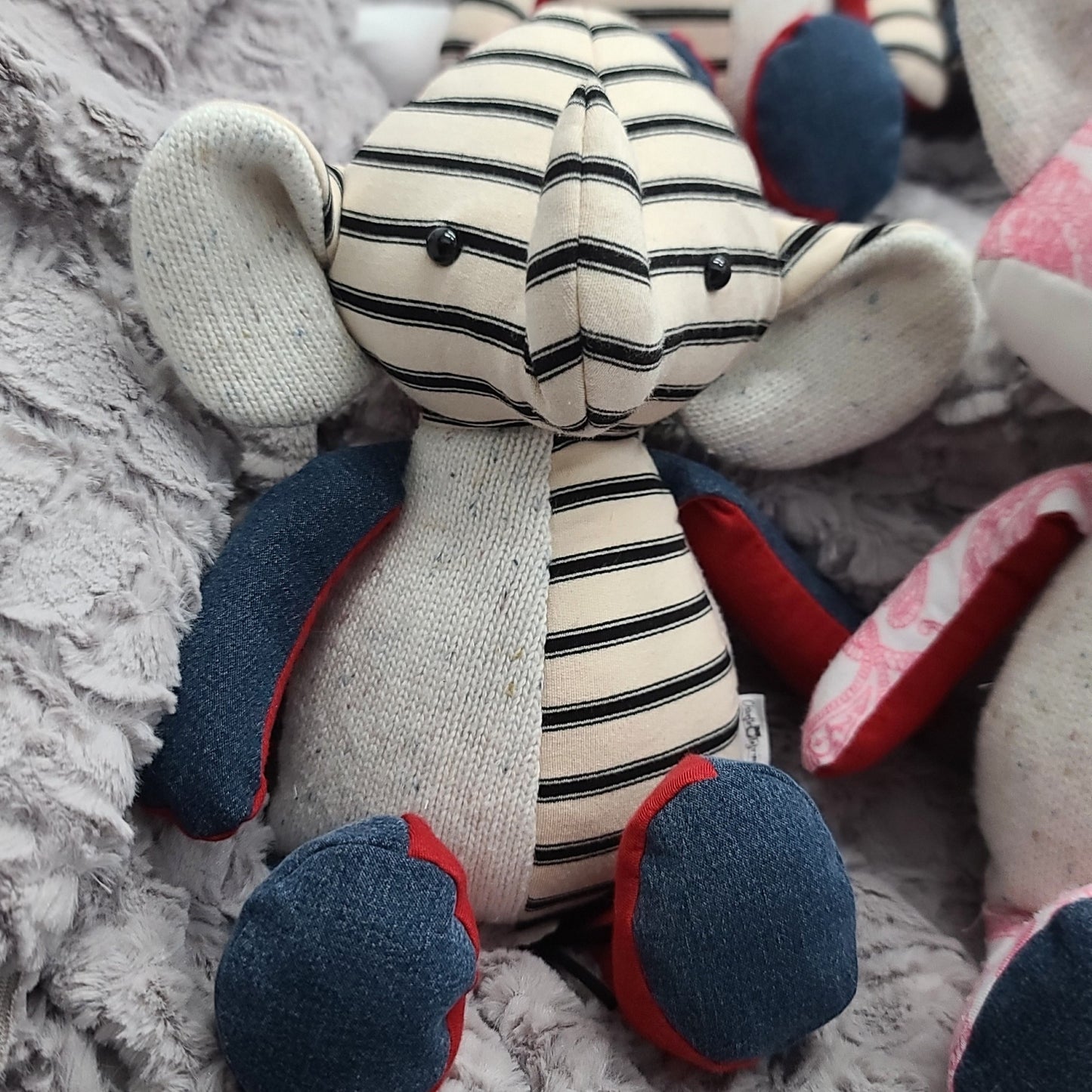 Peluche - Toutou - Éléphant (15") - Souvenirs / Mémoires