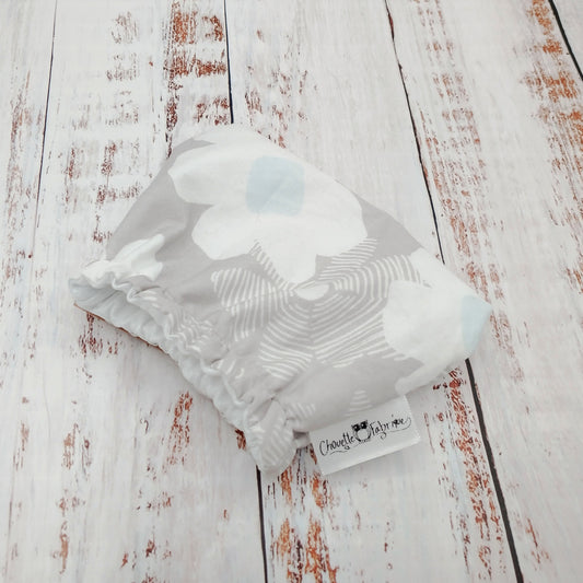 Protège fromage / Couvre fromage Réutilisable - Remplace pellicule de plastique – Fleurs blooms grises