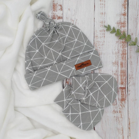 Ensemble de naissance pour bébé - Tuque (1 nœud) et mitaines pour nouveau-né ou 0-3 mois - Gris points reliés