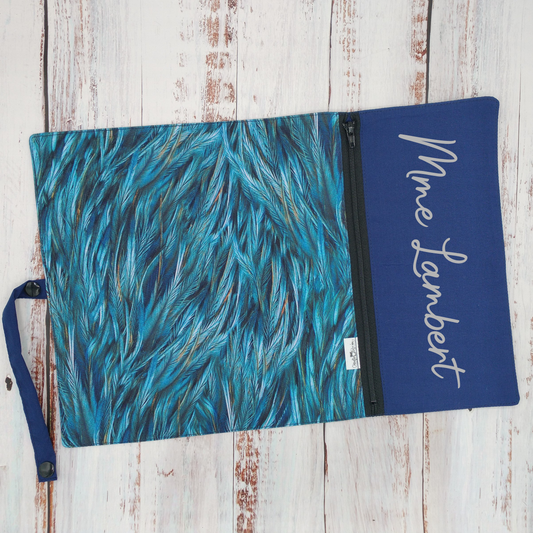 Napperon personnalise (Couleur d'impression au choix) - Plumes Bleues Marine- Pochette Marine
