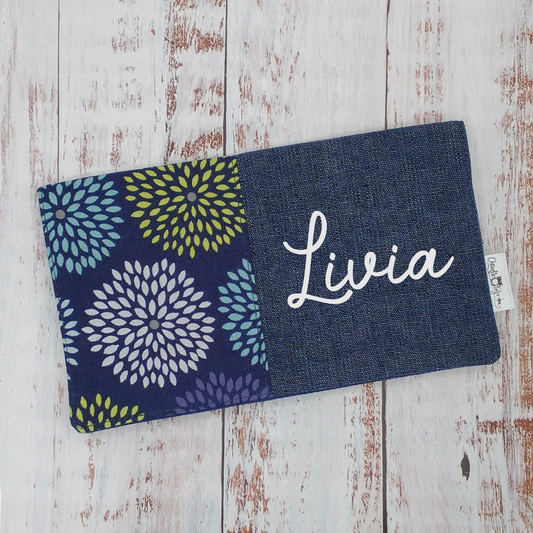 Protège-carnet de santé - Vaccination - Personnalisé - Fleurs - Marine, lime et bleu ciel (DENIM #2)