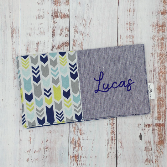 Protège-carnet de santé - Vaccination - Personnalisé - Flèches verticales - Marine, lime et bleu ciel (DENIM #3)