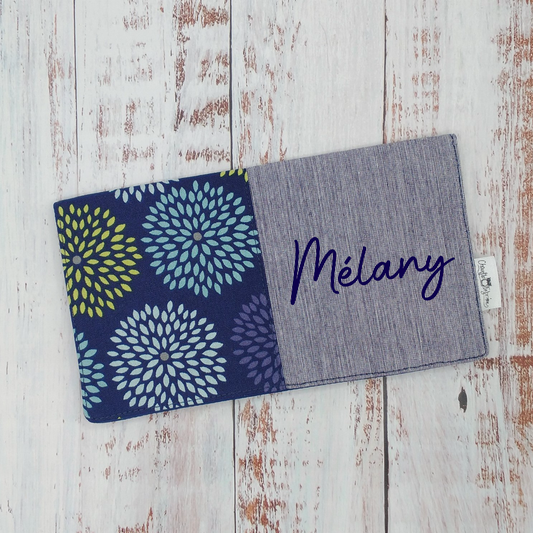 Protège-carnet de santé - Vaccination - Personnalisé - Fleurs - Marine, lime et bleu ciel (DENIM #3)