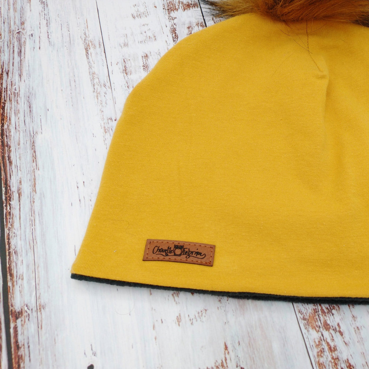 ENFANT - Tuque Printemps/Automne (JERSEY) Pompon amovible - UNIE - Moutarde